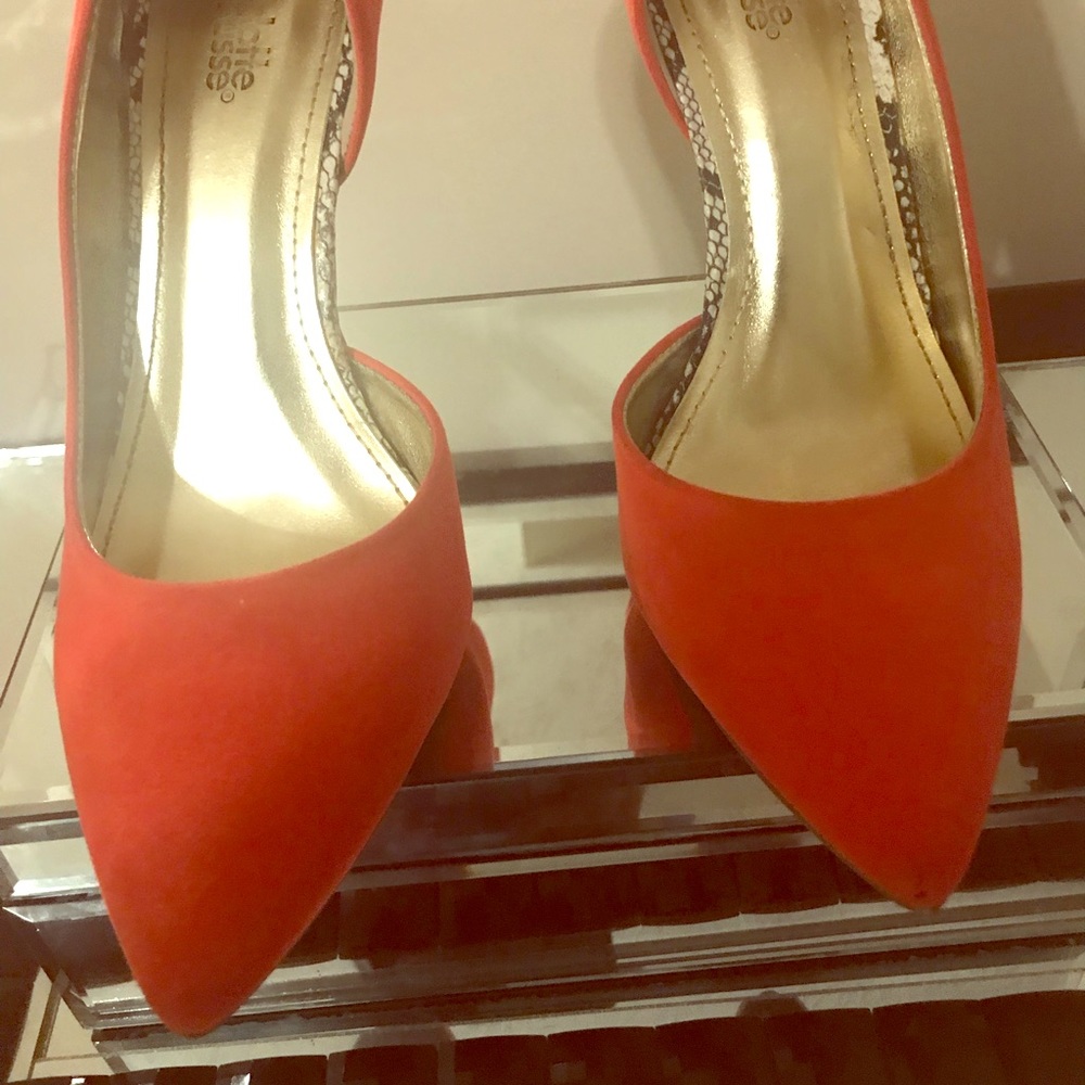 Orange pumps (2 scuffs last 2 photos)